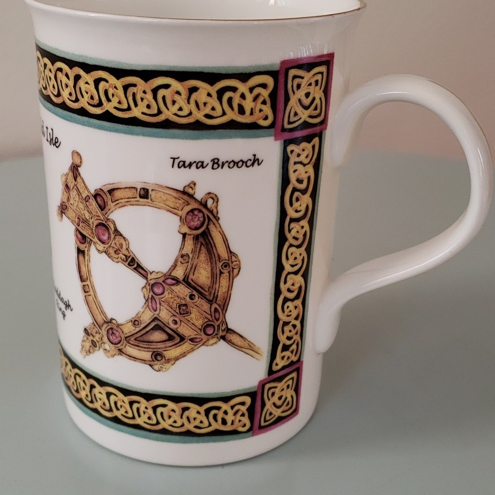 Royal Tara "Emerald Island" Fine Bone China Souvenir Mug/ Cup - Picture 4 of 7